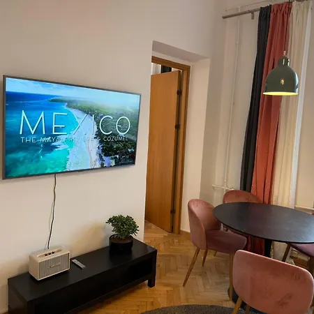Tyzen39&38 Luxury Apartment *