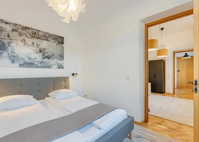 Tyzen39&38 Luxury Апартаменты